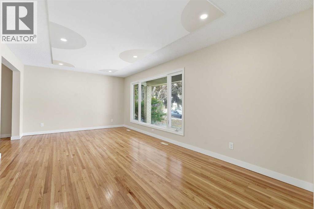 10603 Maplecreek Drive SE, Calgary, Alberta  T2J 1V2 - Photo 15 - A2292947