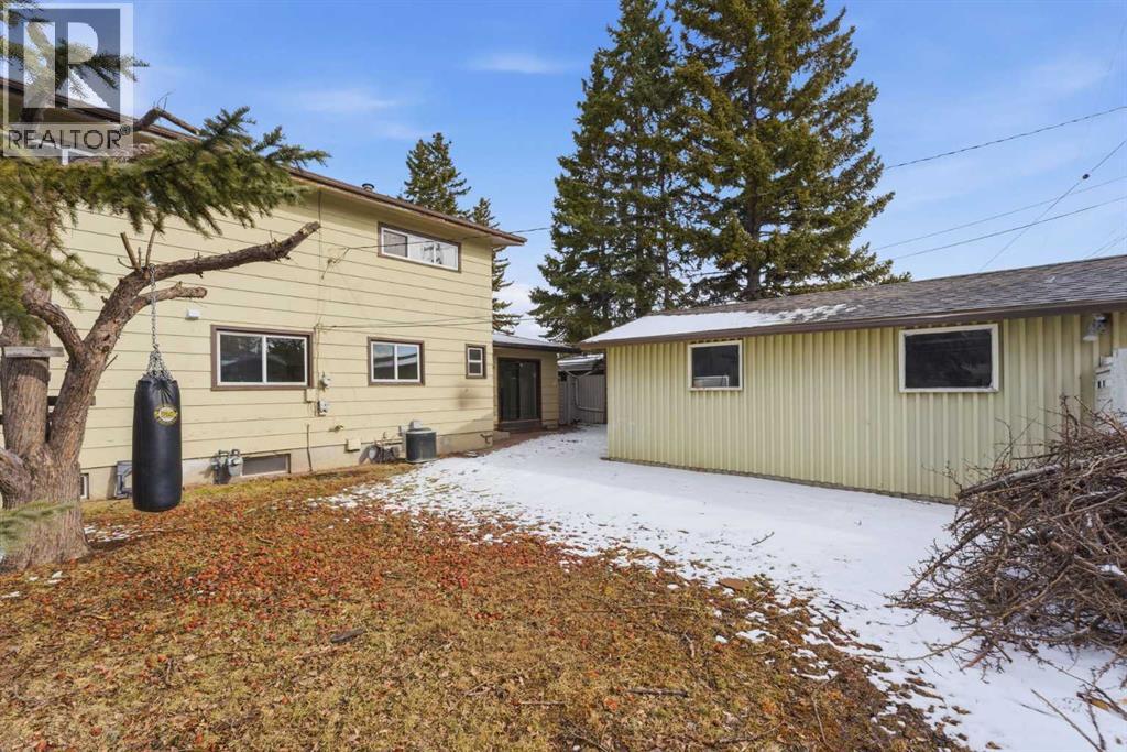 10603 Maplecreek Drive SE, Calgary, Alberta  T2J 1V2 - Photo 38 - A2292947