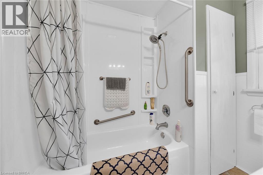 205 Crysler Street, Delhi, Ontario  N4B 1H9 - Photo 18 - 40814130