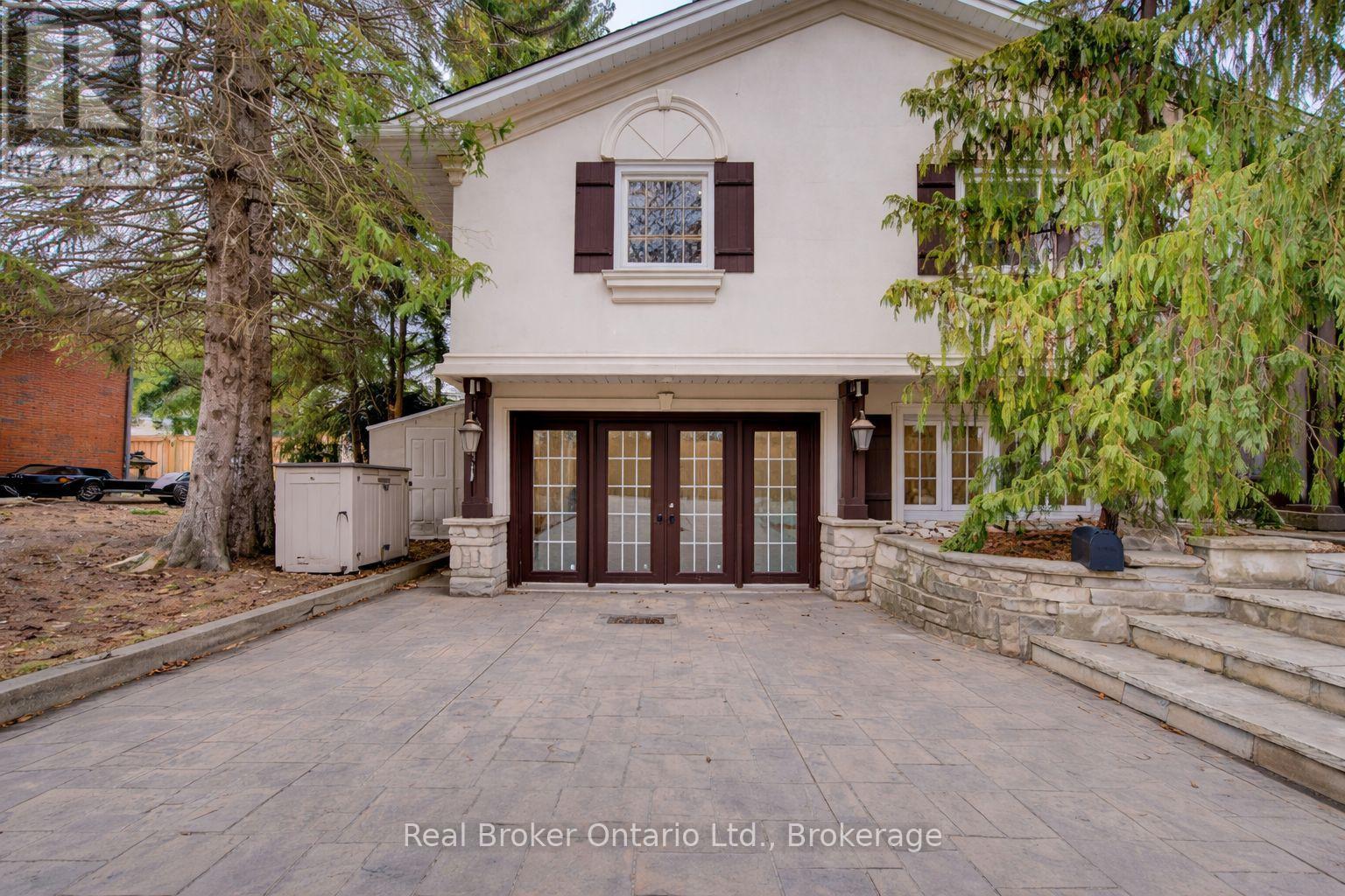 655 Ellengale Road, Burlington, Ontario  L7T 3N9 - Photo 2 - W12908878