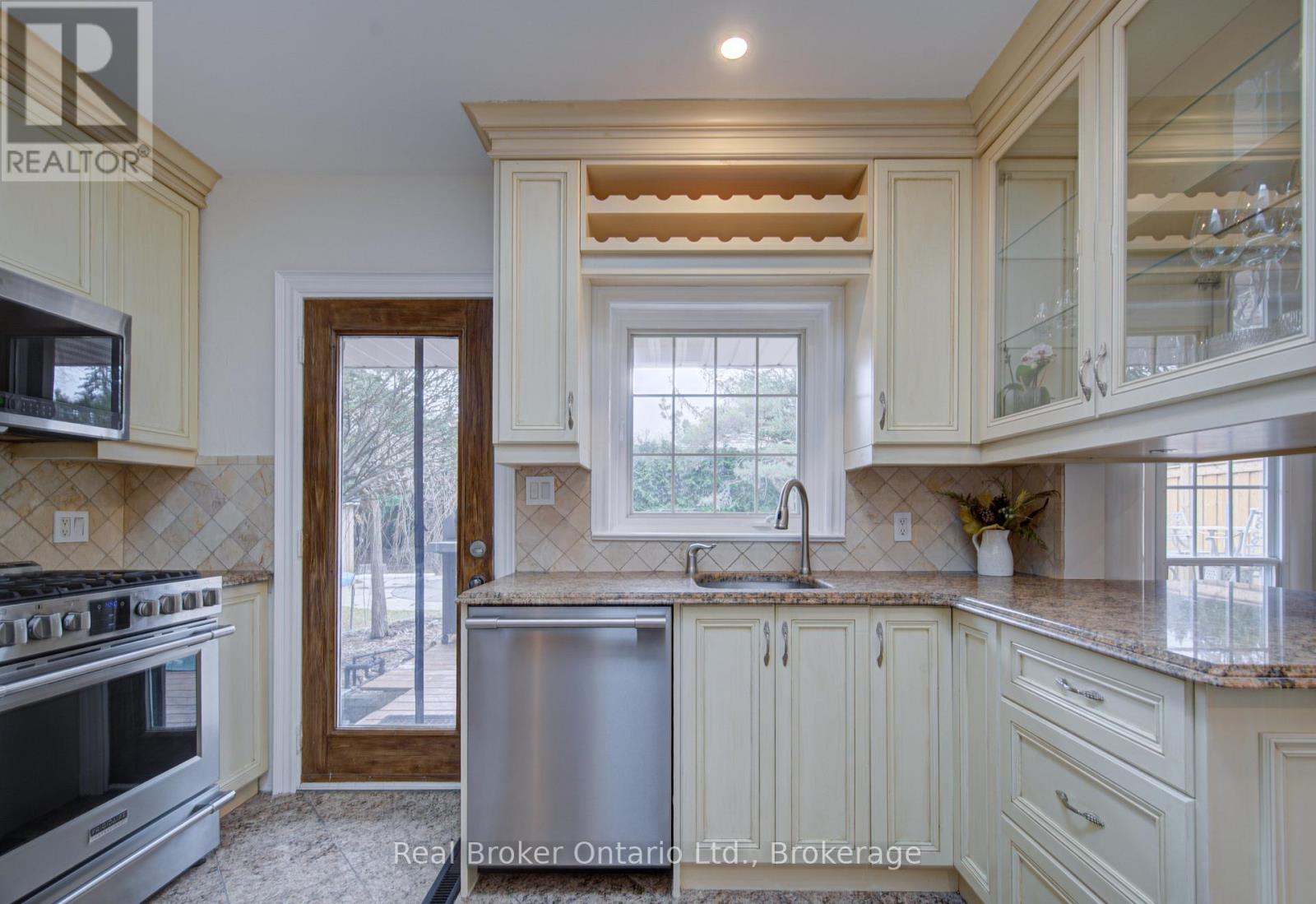 655 Ellengale Road, Burlington, Ontario  L7T 3N9 - Photo 20 - W12908878