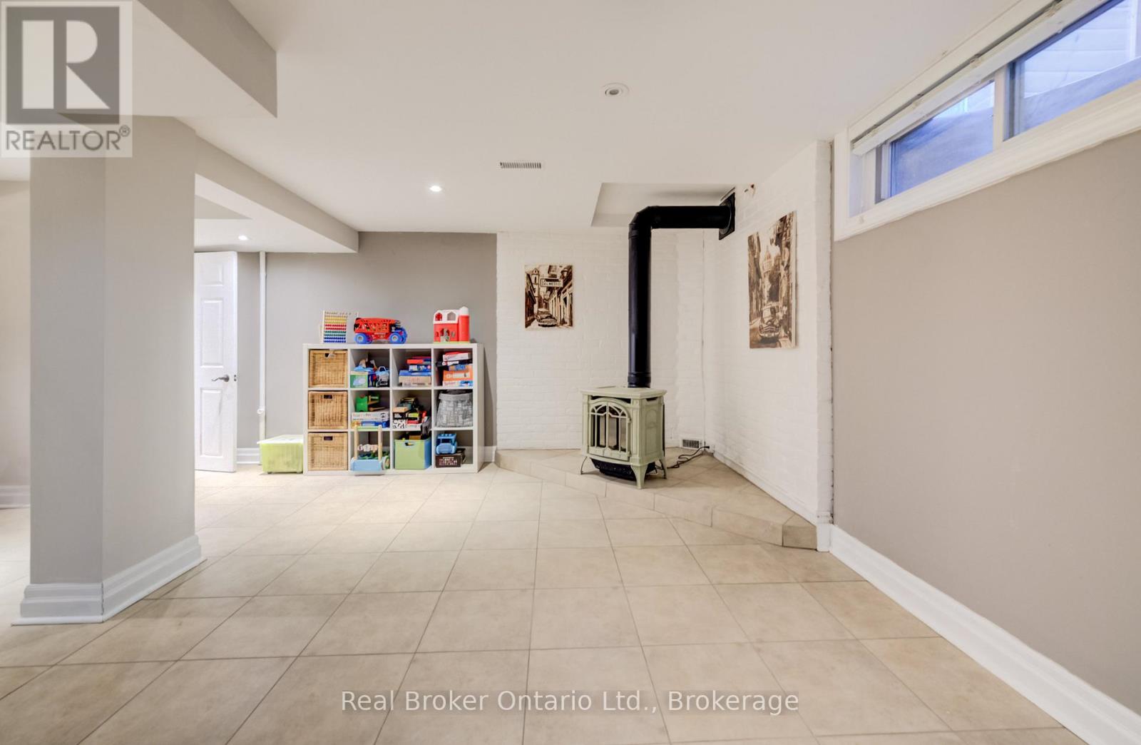 655 Ellengale Road, Burlington, Ontario  L7T 3N9 - Photo 40 - W12908878