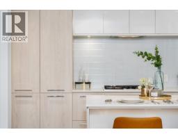 1402 680 SEYLYNN CRESCENT, North Vancouver, British Columbia