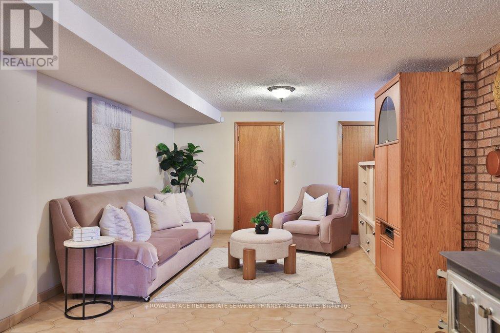 7 Roseglen Crescent, Toronto, Ontario  M3N 1G7 - Photo 30 - W12754052