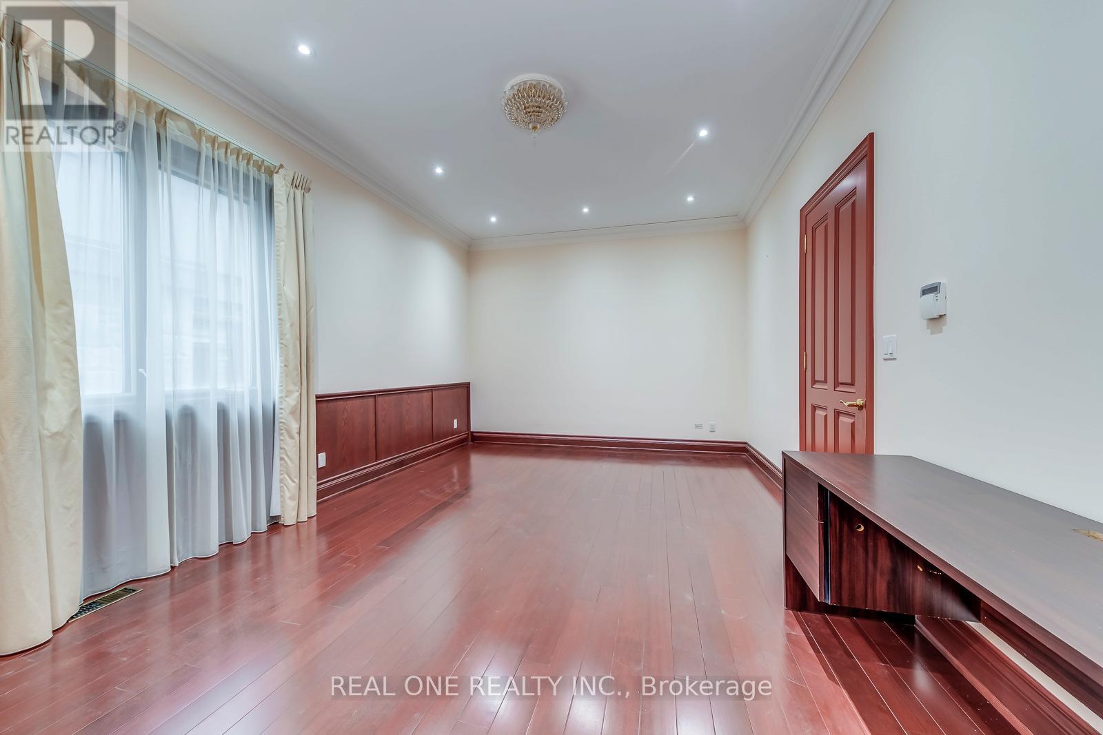 3480 Joan Drive, Mississauga, Ontario  L5B 1T5 - Photo 17 - W12894644