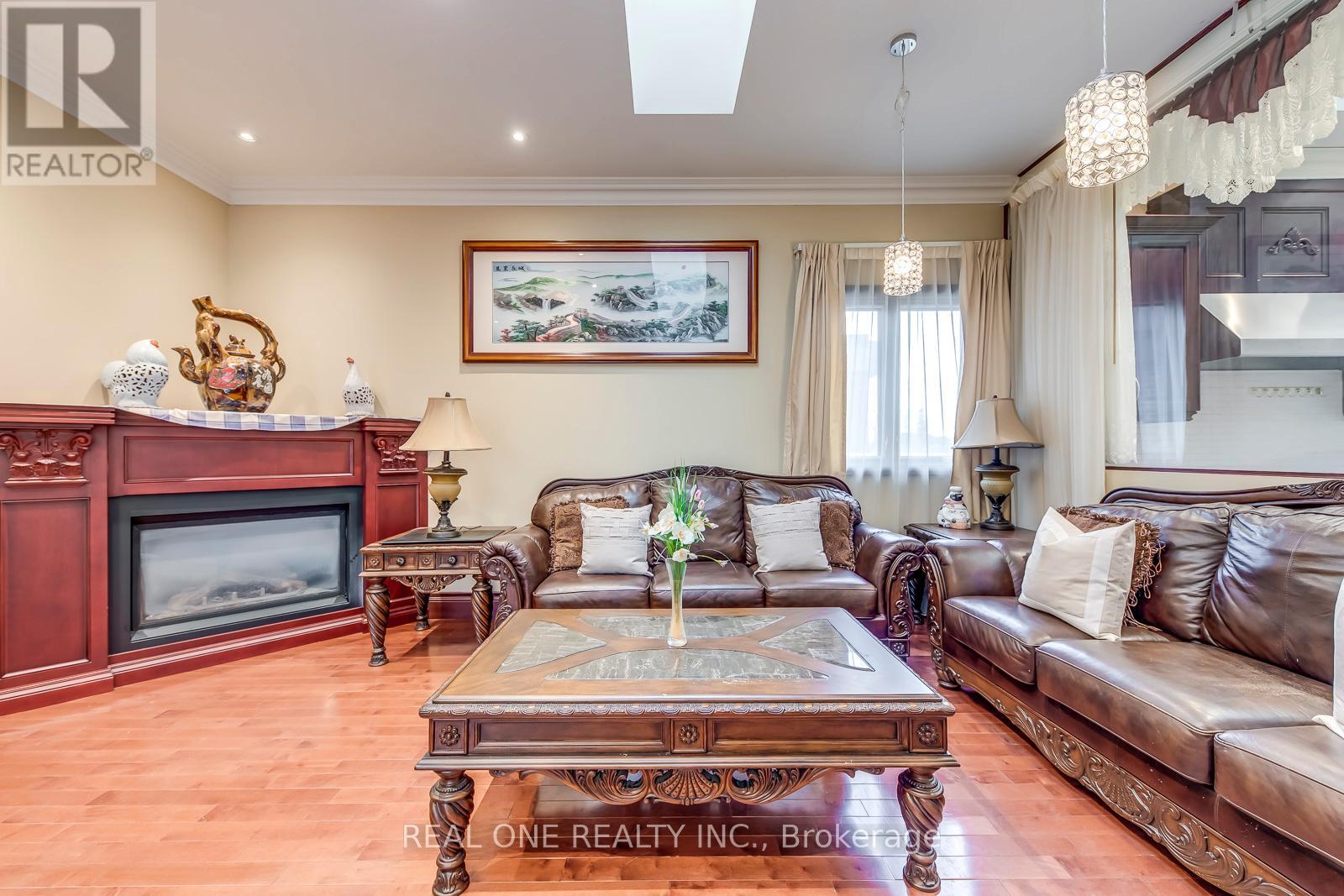 3480 Joan Drive, Mississauga, Ontario  L5B 1T5 - Photo 13 - W12894644