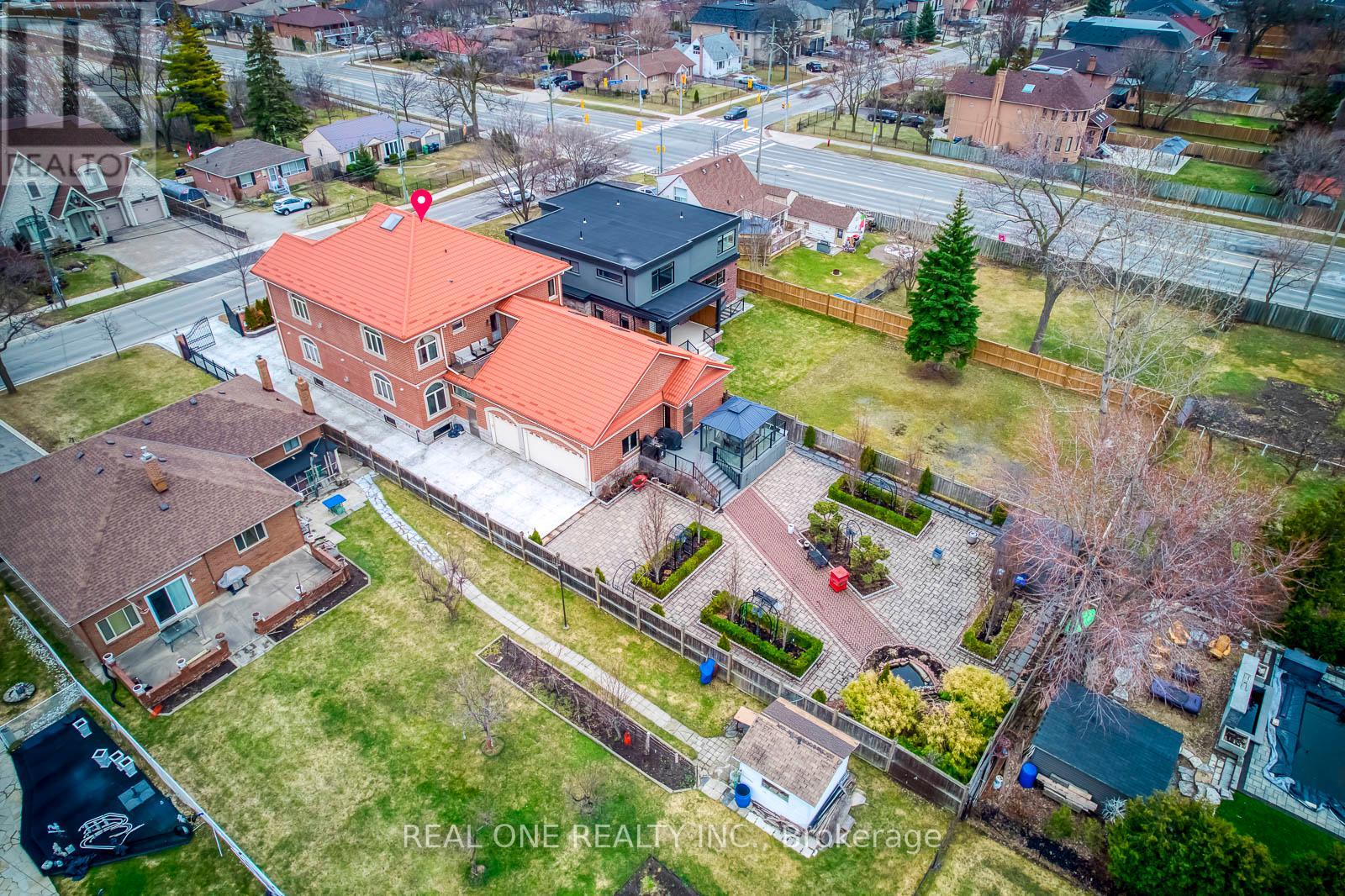 3480 Joan Drive, Mississauga, Ontario  L5B 1T5 - Photo 2 - W12894644