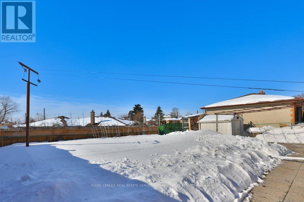 7 Roseglen Crescent, Toronto, Ontario  M3N 1G7 - Photo 38 - W12754052
