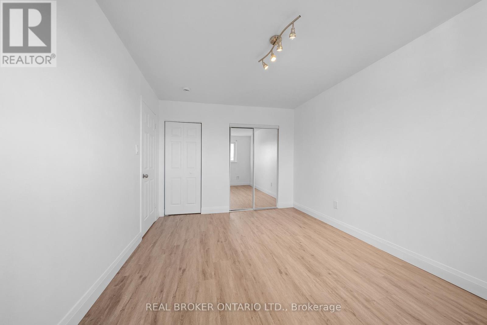 Main - 2518 Harman Court, Mississauga, Ontario  L5J 1T8 - Photo 17 - W12903626