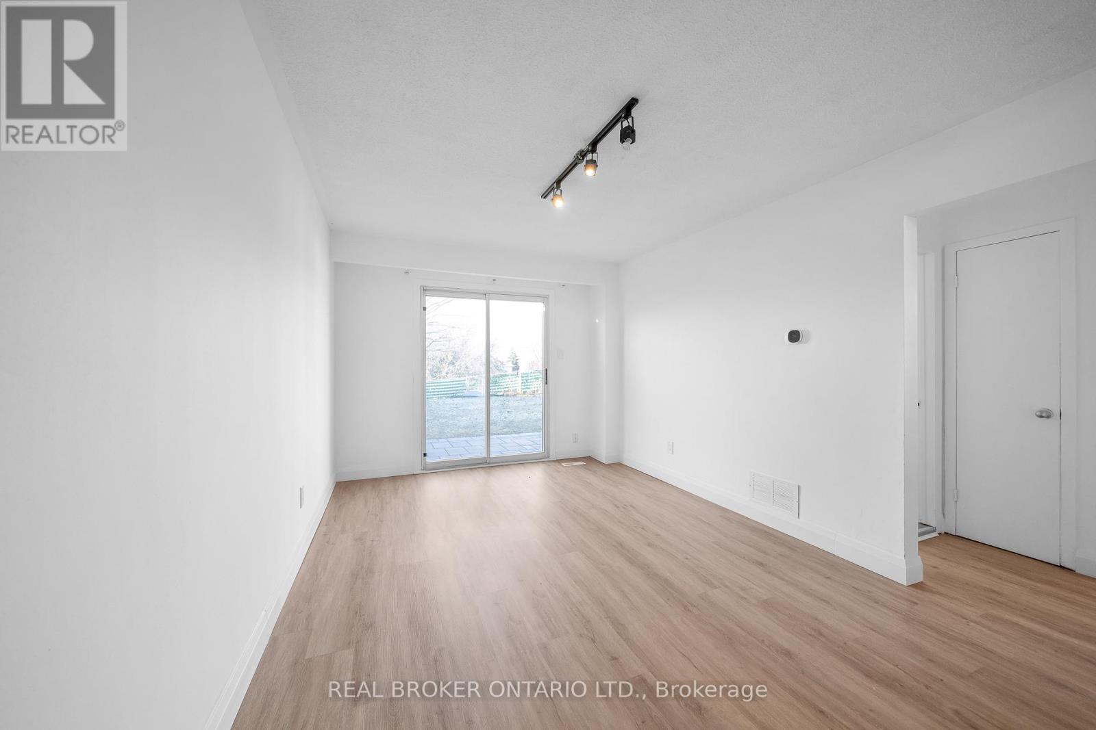 Main - 2518 Harman Court, Mississauga, Ontario  L5J 1T8 - Photo 20 - W12903626