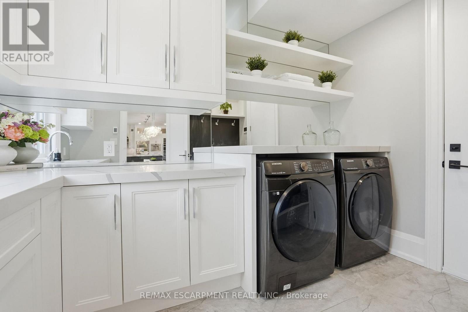 1489 Rogerswood Court, Mississauga (Lorne Park), Ontario  L5J 1R7 - Photo 14 - W12903830