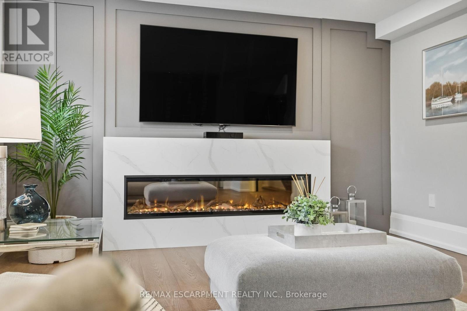 1489 Rogerswood Court, Mississauga (Lorne Park), Ontario  L5J 1R7 - Photo 7 - W12903830