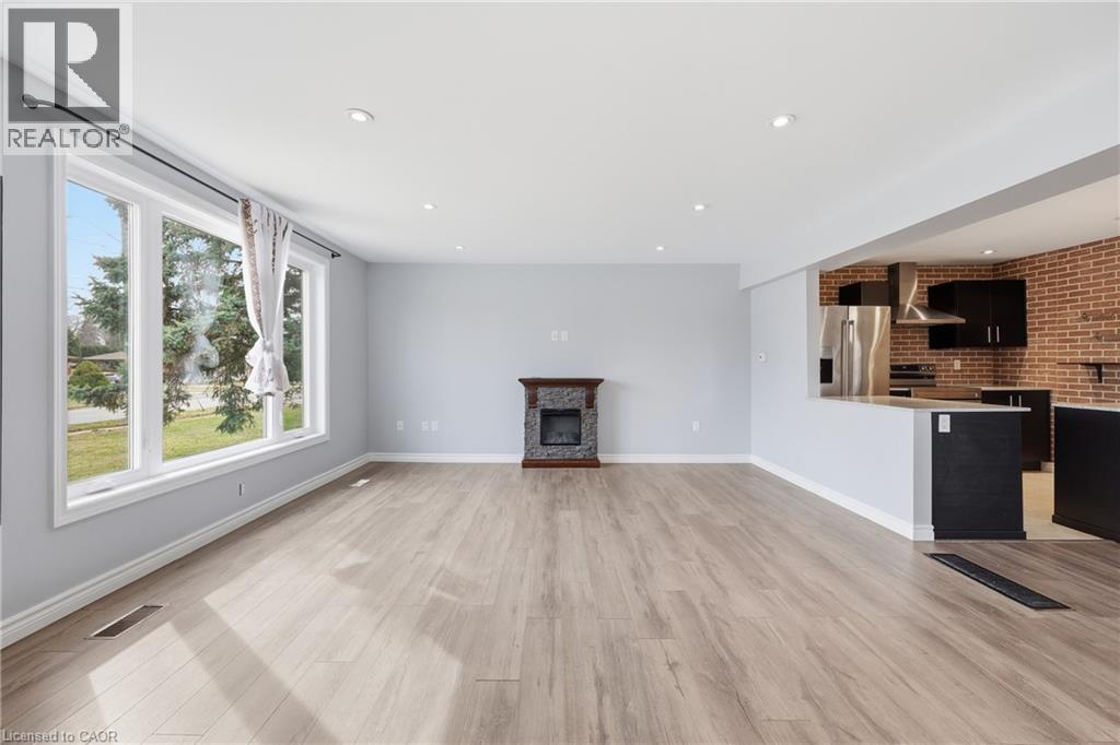 6581 Riall Street, Niagara Falls, Ontario  L2J 1Z4 - Photo 5 - 40813429