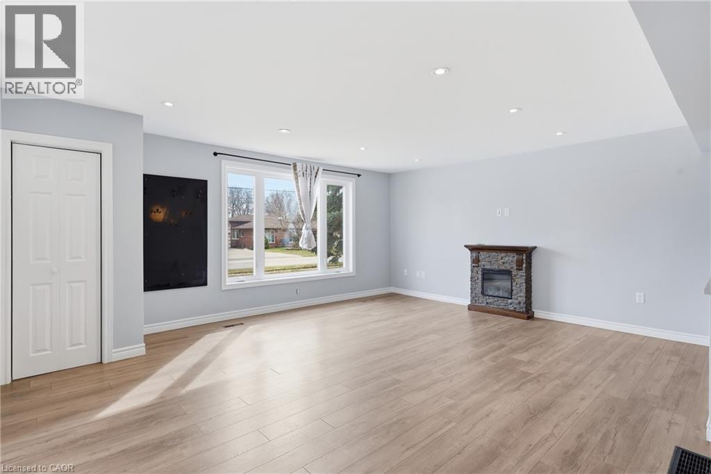 6581 Riall Street, Niagara Falls, Ontario  L2J 1Z4 - Photo 6 - 40813429