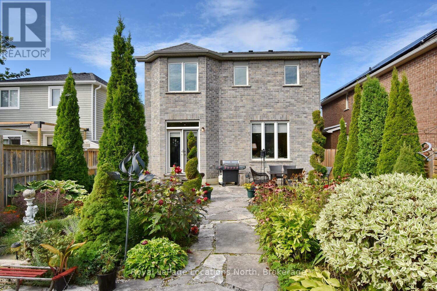 3 Clark Street, Collingwood, Ontario  L9Y 0J1 - Photo 2 - S12908930