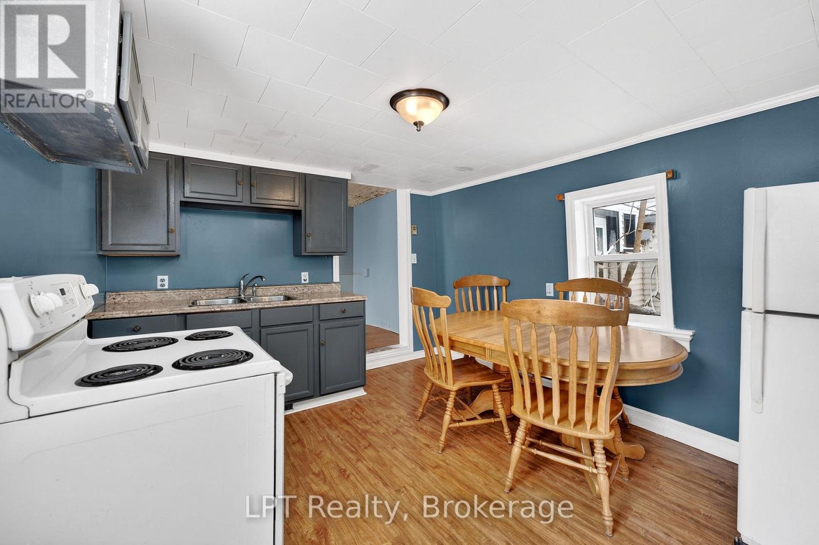 176 Garden Street, Gananoque, Ontario  K7G 1H9 - Photo 11 - X12909038