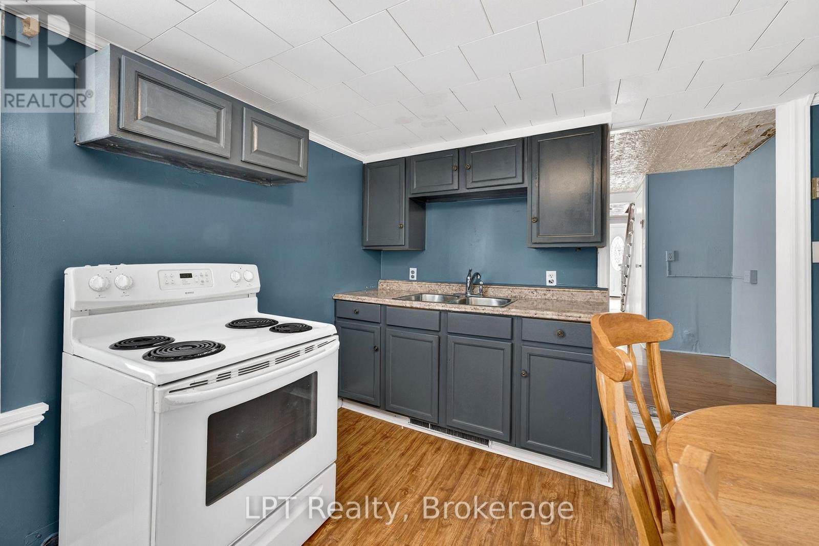 176 Garden Street, Gananoque, Ontario  K7G 1H9 - Photo 13 - X12909038