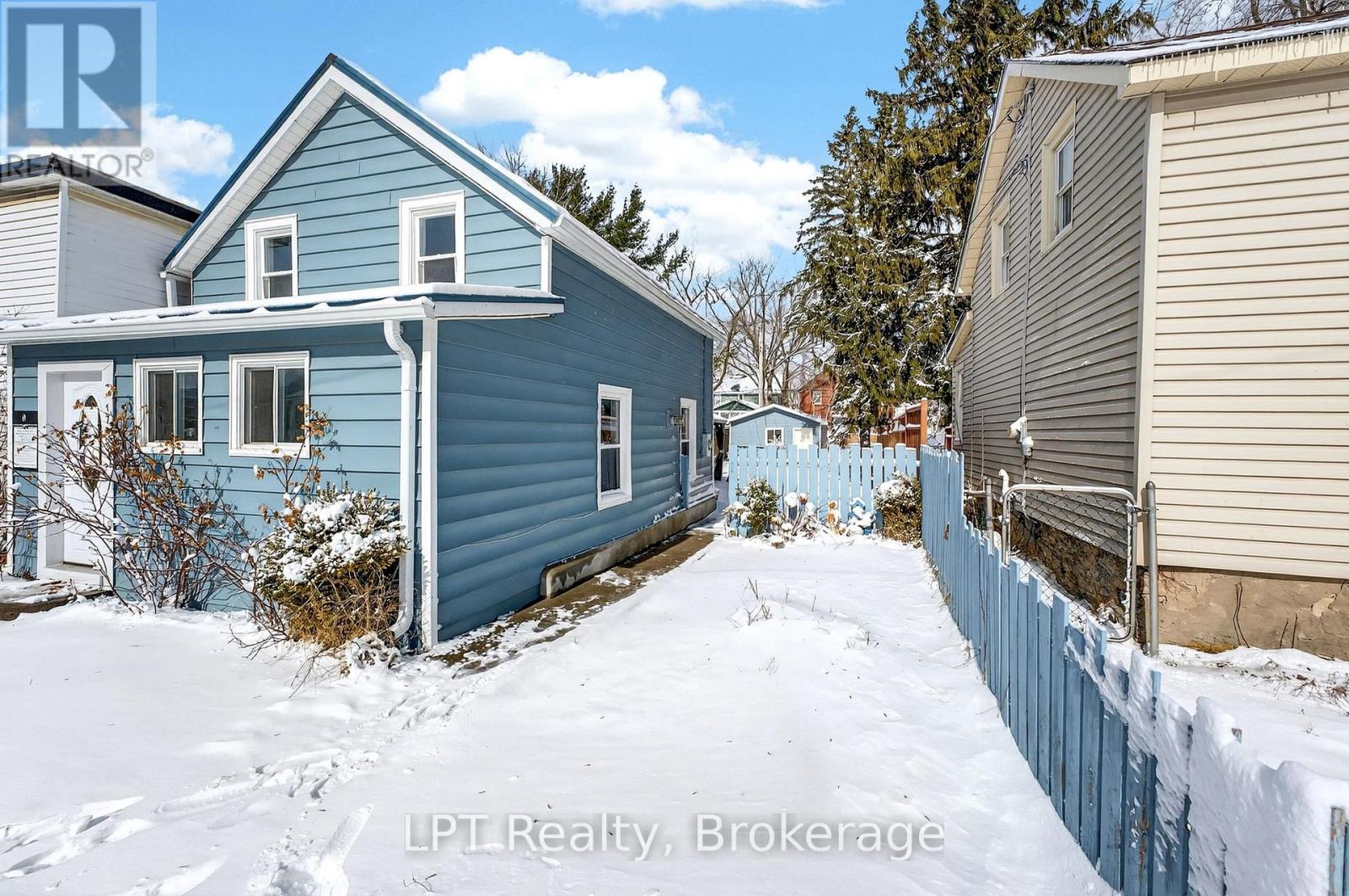 176 Garden Street, Gananoque, Ontario  K7G 1H9 - Photo 2 - X12909038