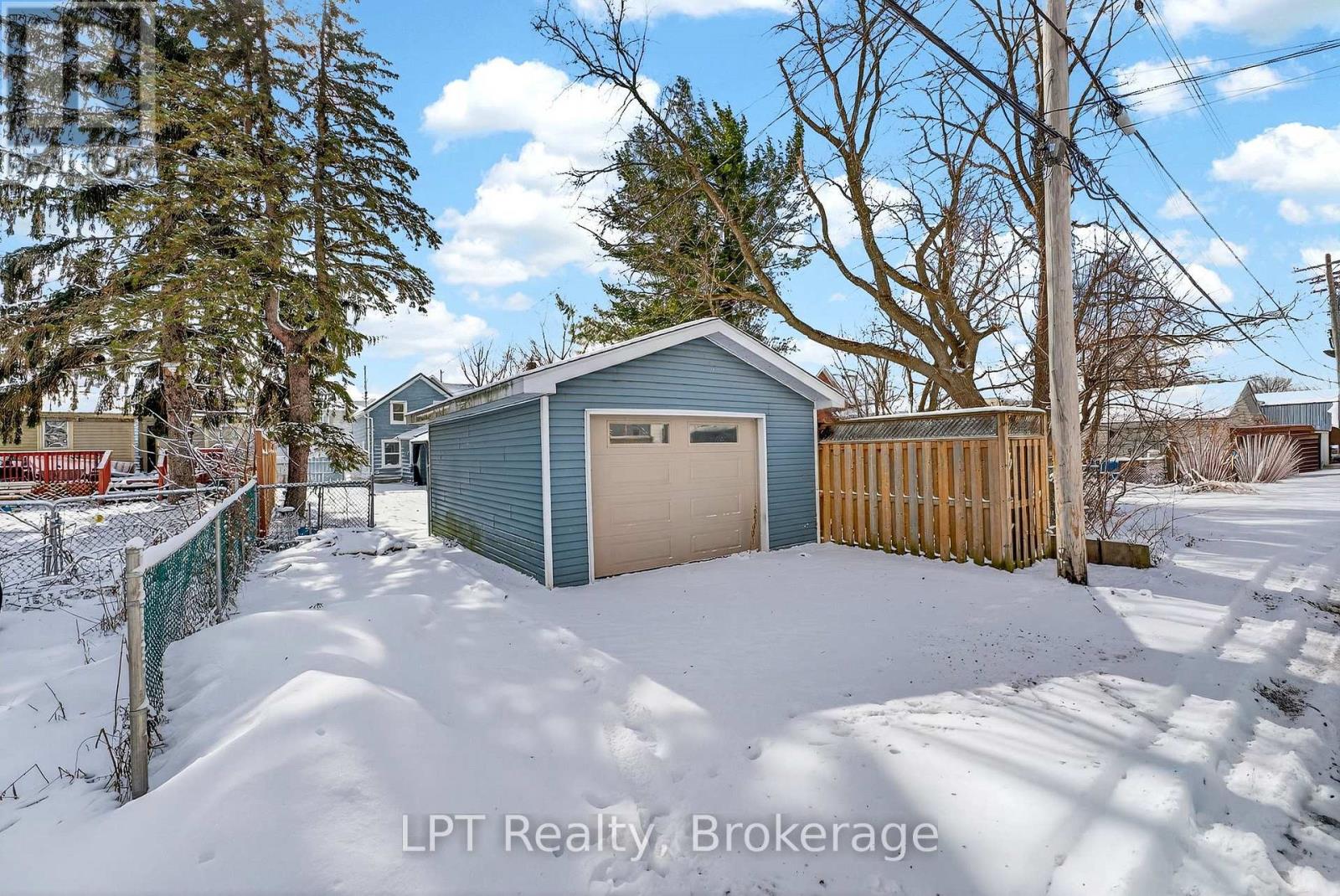 176 Garden Street, Gananoque, Ontario  K7G 1H9 - Photo 23 - X12909038