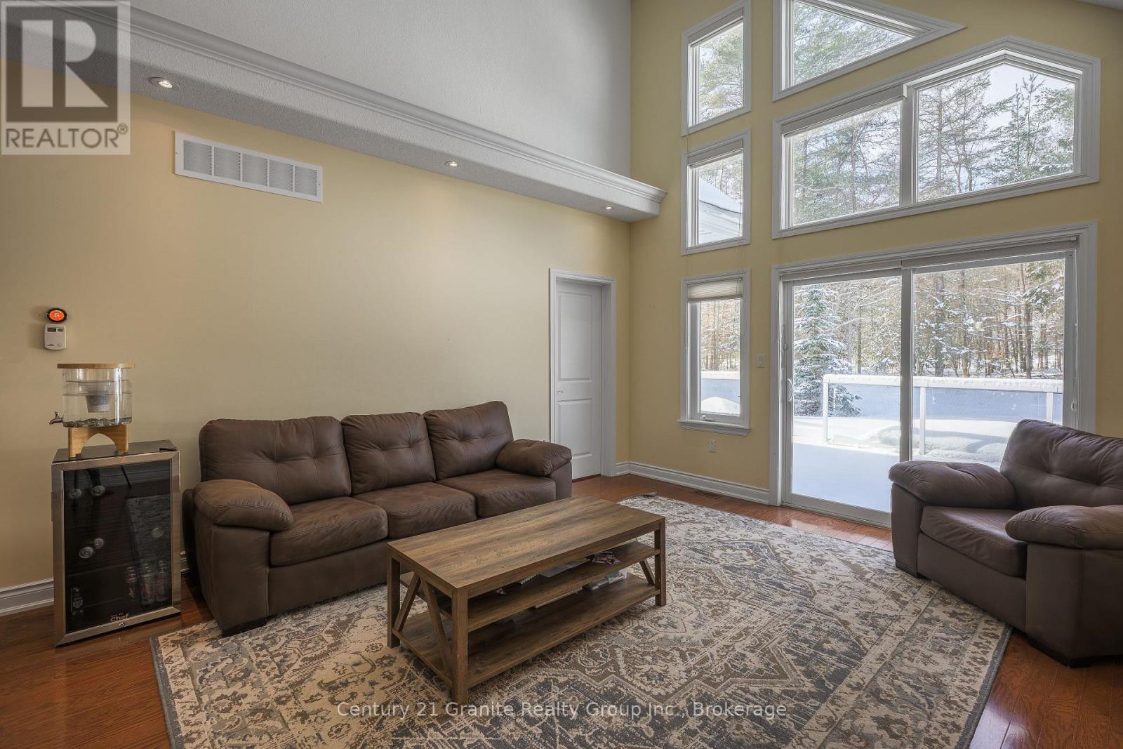 49 Webb Circle, Dysart Et Al, Ontario  K0M 1S0 - Photo 14 - X12908972