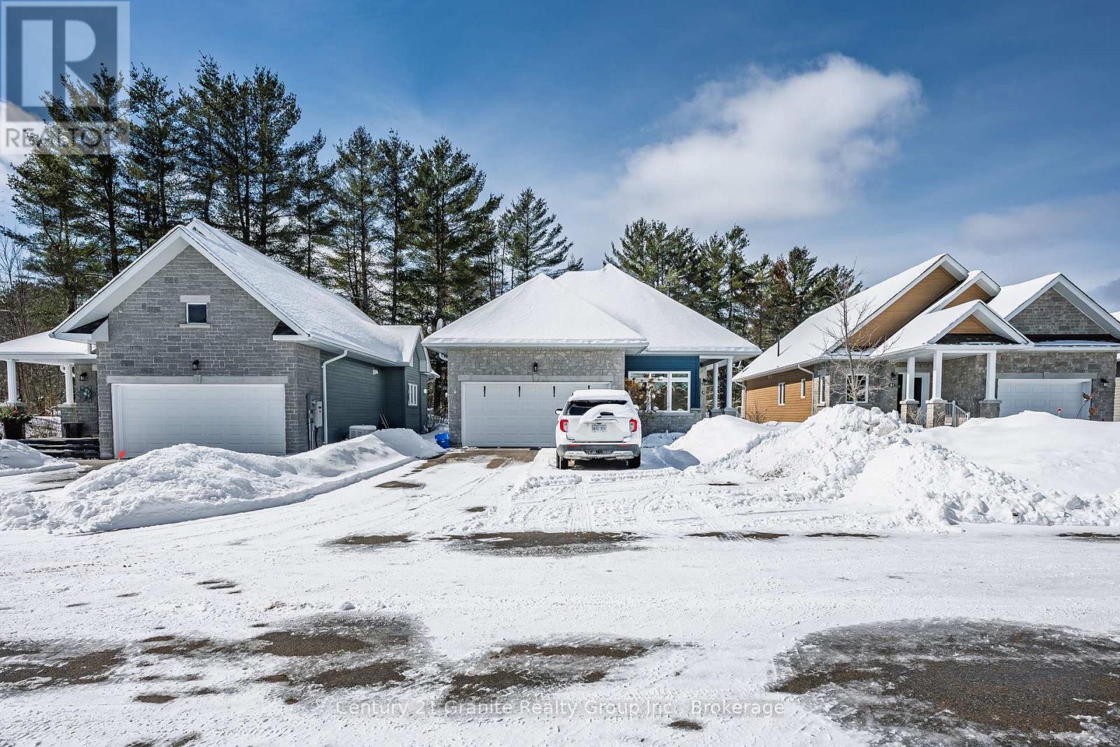 49 Webb Circle, Dysart Et Al, Ontario  K0M 1S0 - Photo 31 - X12908972