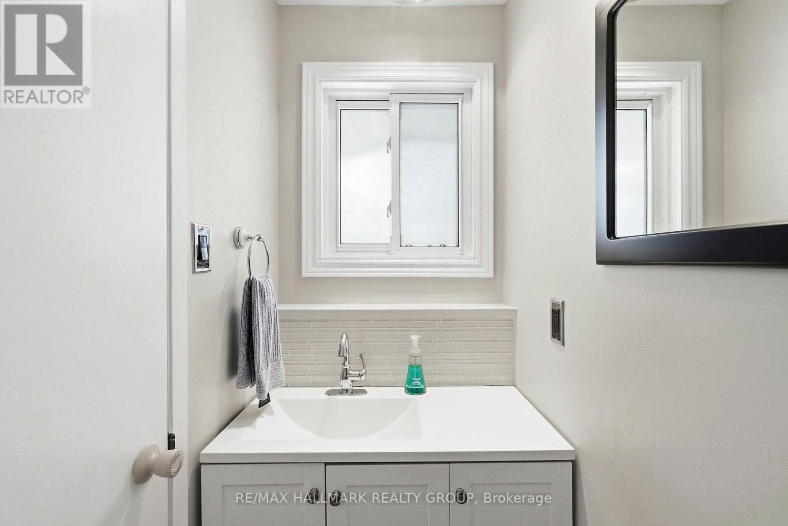 6935 Du Bois Avenue, Ottawa, Ontario  K1C 5L4 - Photo 8 - X12908886