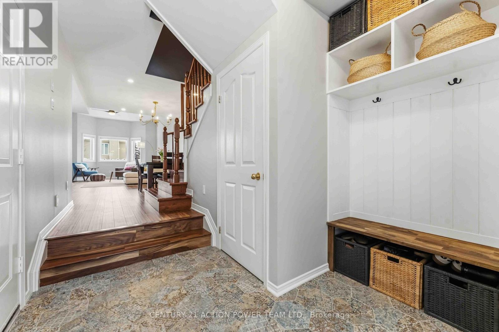 42 Sunnybrooke Drive, Ottawa, Ontario  K2M 2P3 - Photo 4 - X12908912