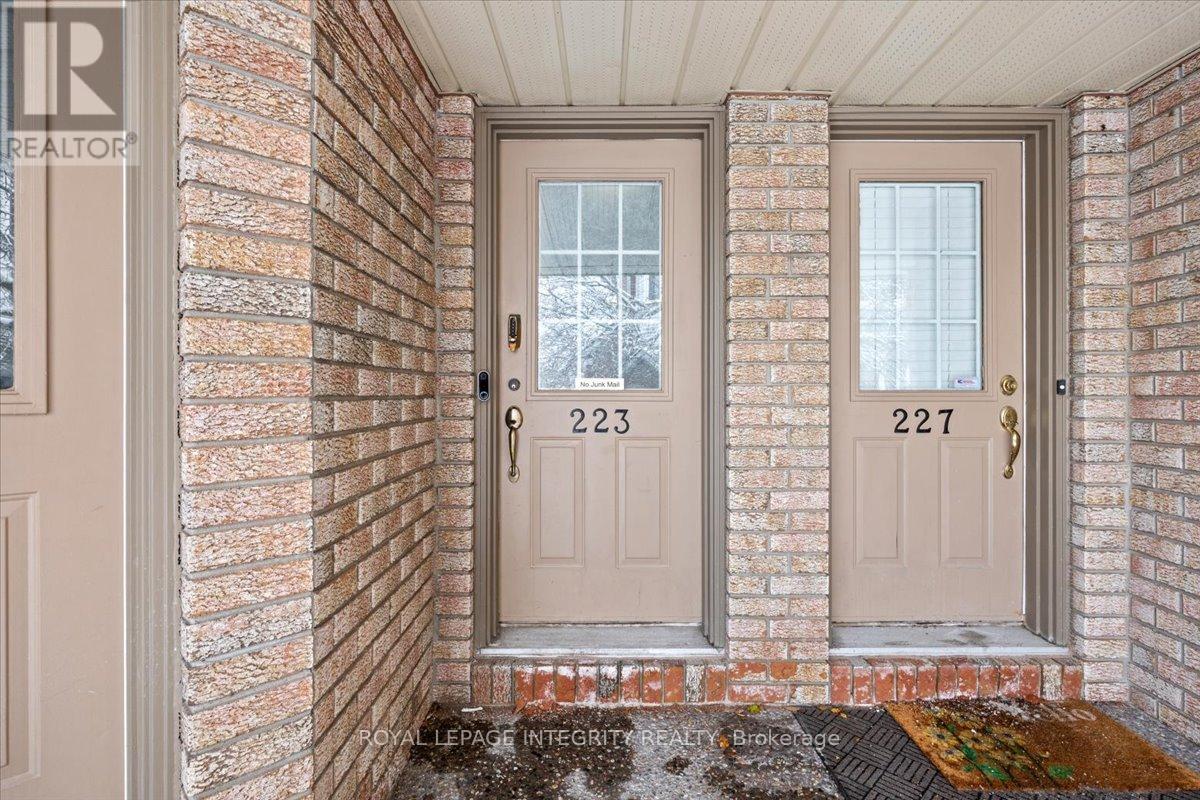 223 Briston Private, Ottawa, Ontario  K1G 5R5 - Photo 3 - X12908926