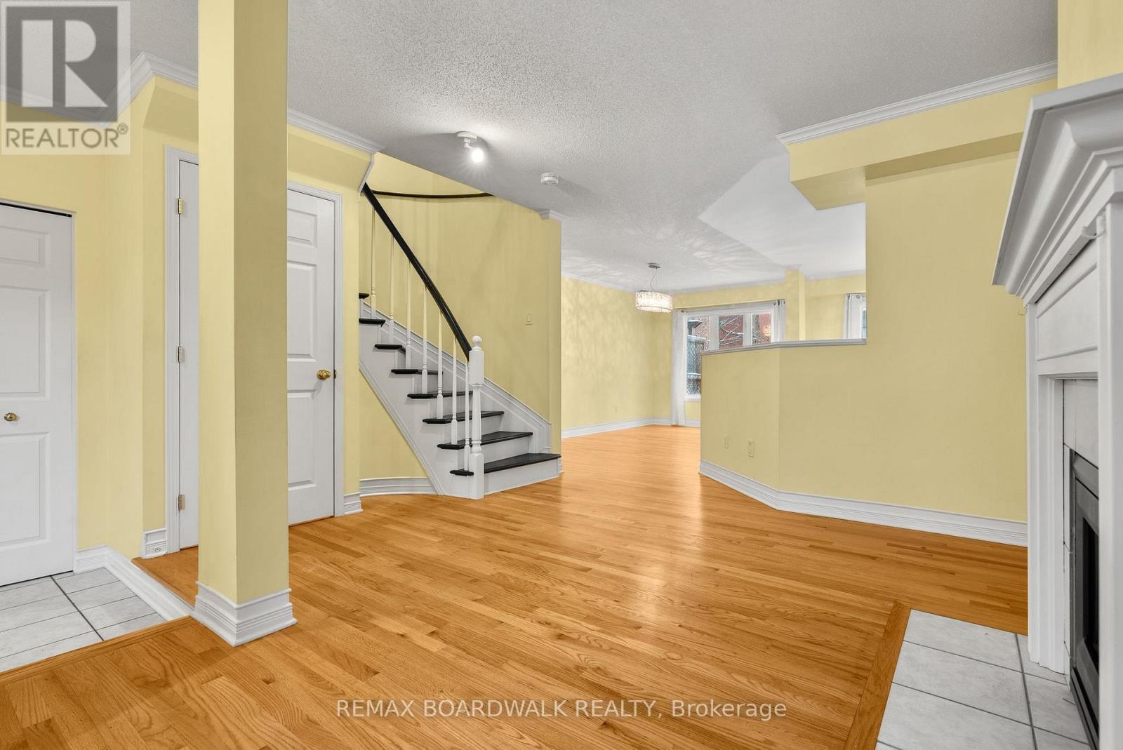 42 College Circle, Ottawa, Ontario  K1K 4R8 - Photo 11 - X12908962