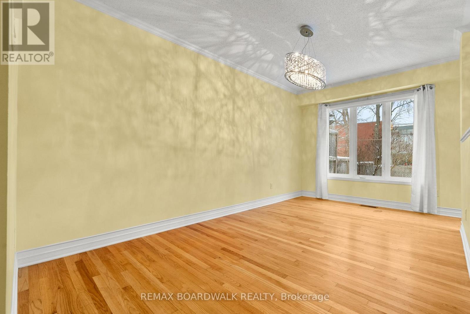 42 College Circle, Ottawa, Ontario  K1K 4R8 - Photo 15 - X12908962