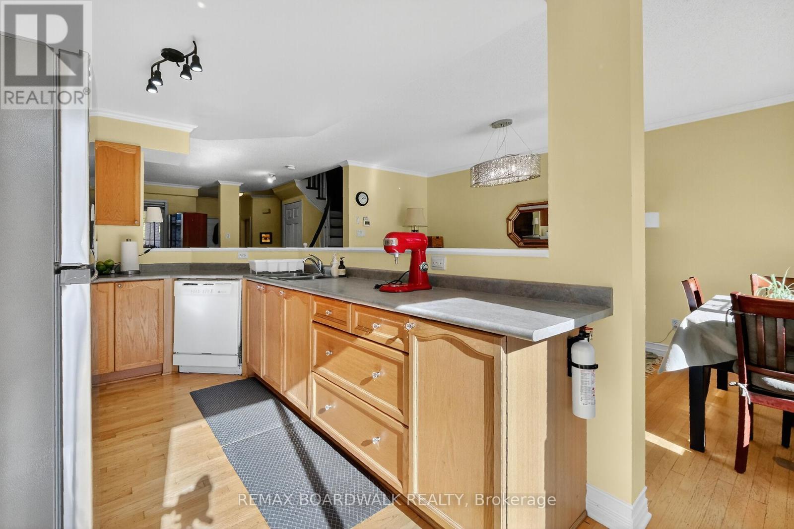 42 College Circle, Ottawa, Ontario  K1K 4R8 - Photo 18 - X12908962