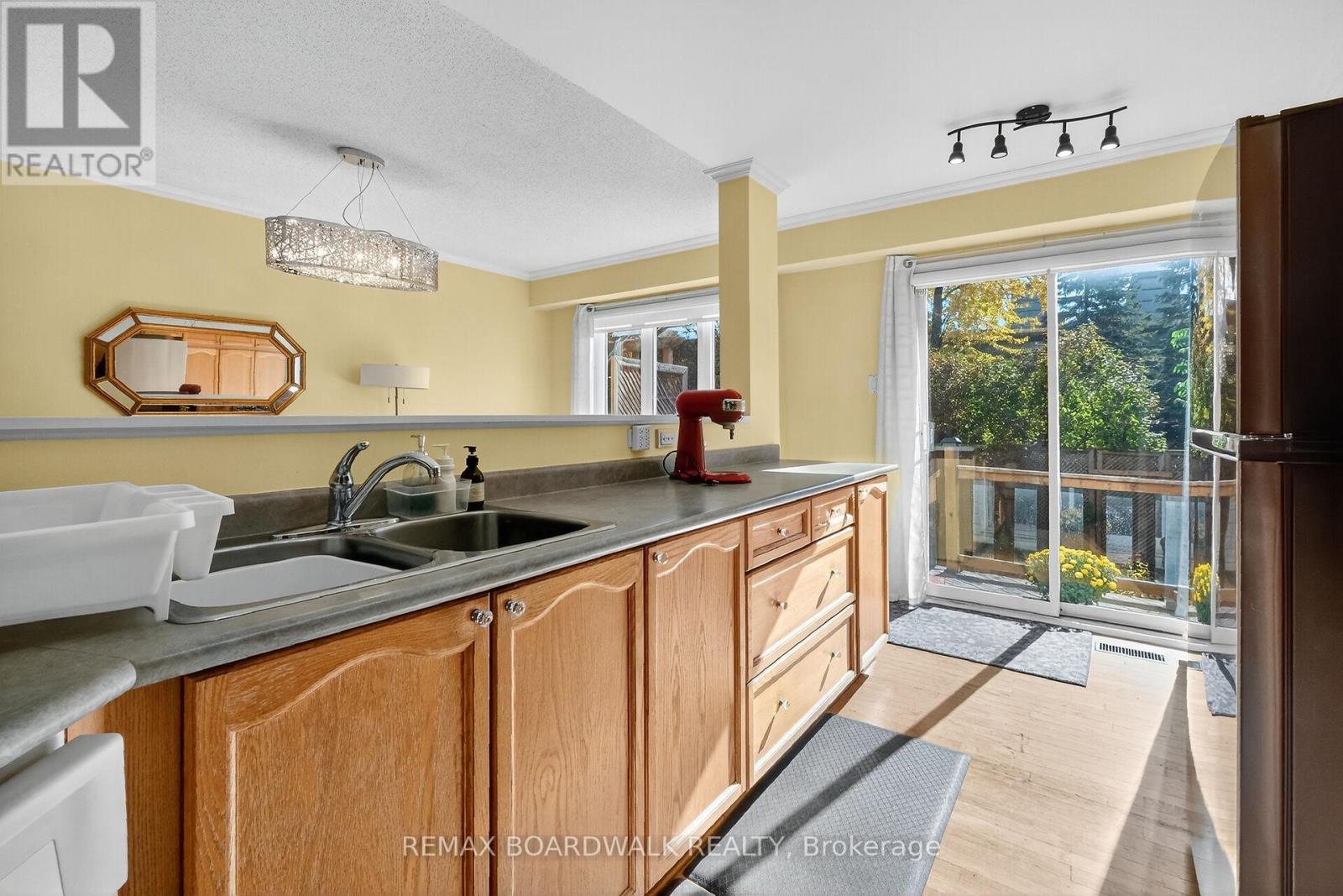 42 College Circle, Ottawa, Ontario  K1K 4R8 - Photo 22 - X12908962