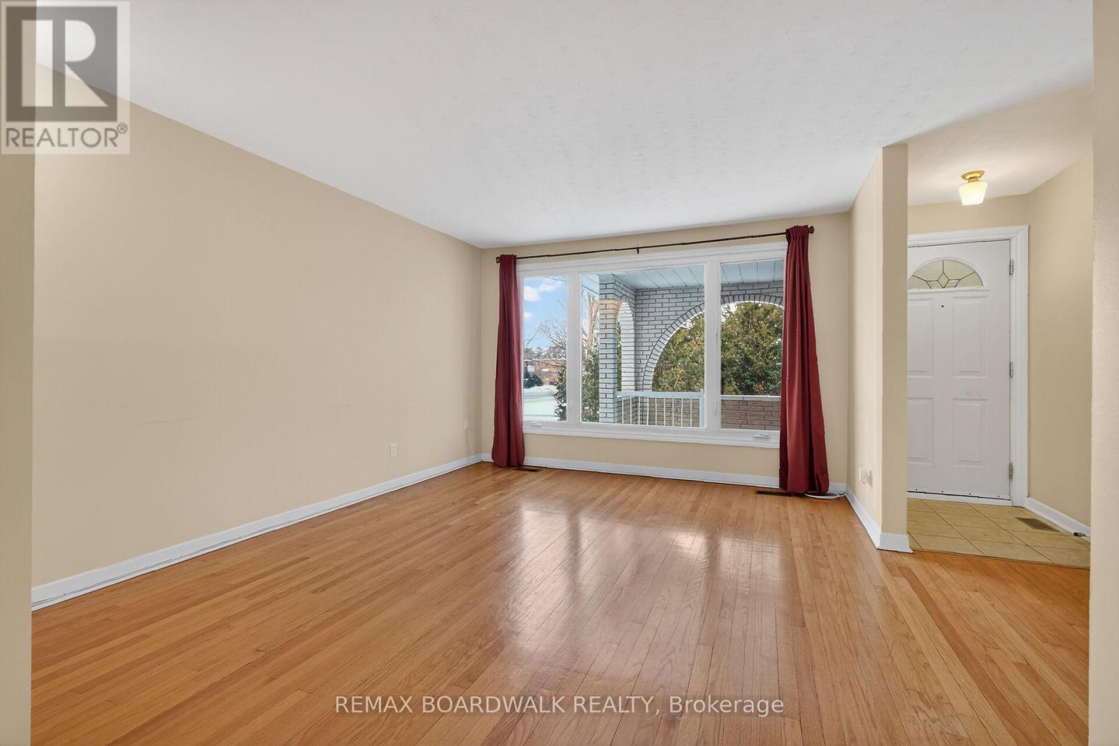 2666 Regina Street, Ottawa, Ontario  K2B 6X8 - Photo 6 - X12908966