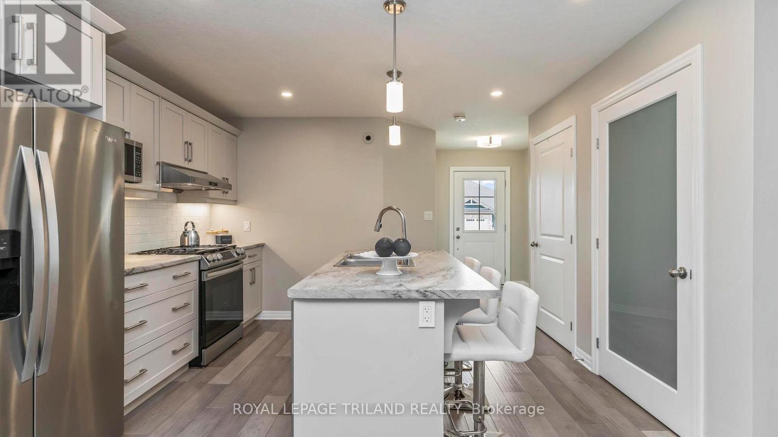 Photo 8 of 29 for 3 Harlequin Court