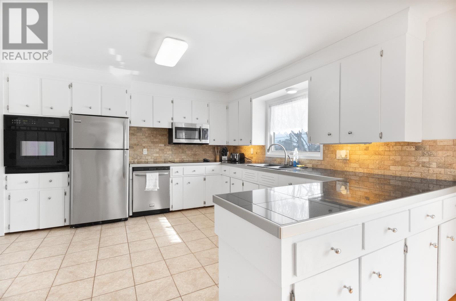 812 Main Street, Cornwall, Prince Edward Island  C0A 1H0 - Photo 8 - 202604919