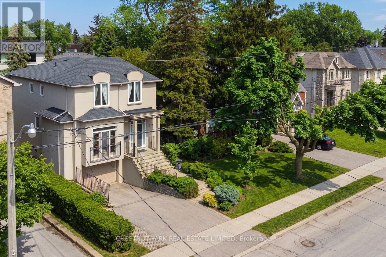 552 Melrose Avenue, Toronto, Ontario  M5M 2A3 - Photo 2 - C12908850