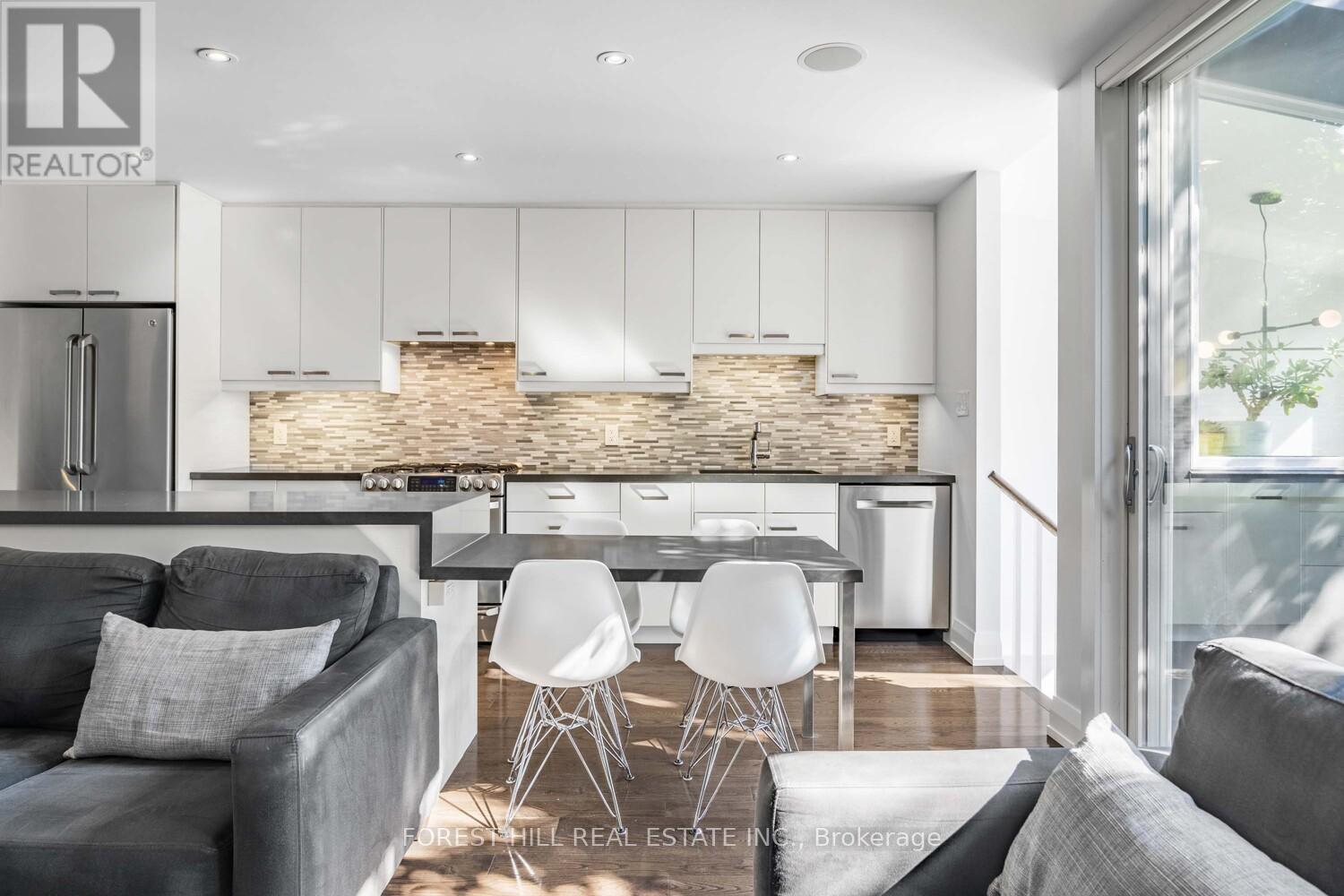 183 Wychwood Avenue, Toronto (Humewood-Cedarvale), Ontario  M6C 2T4 - Photo 5 - C12908936