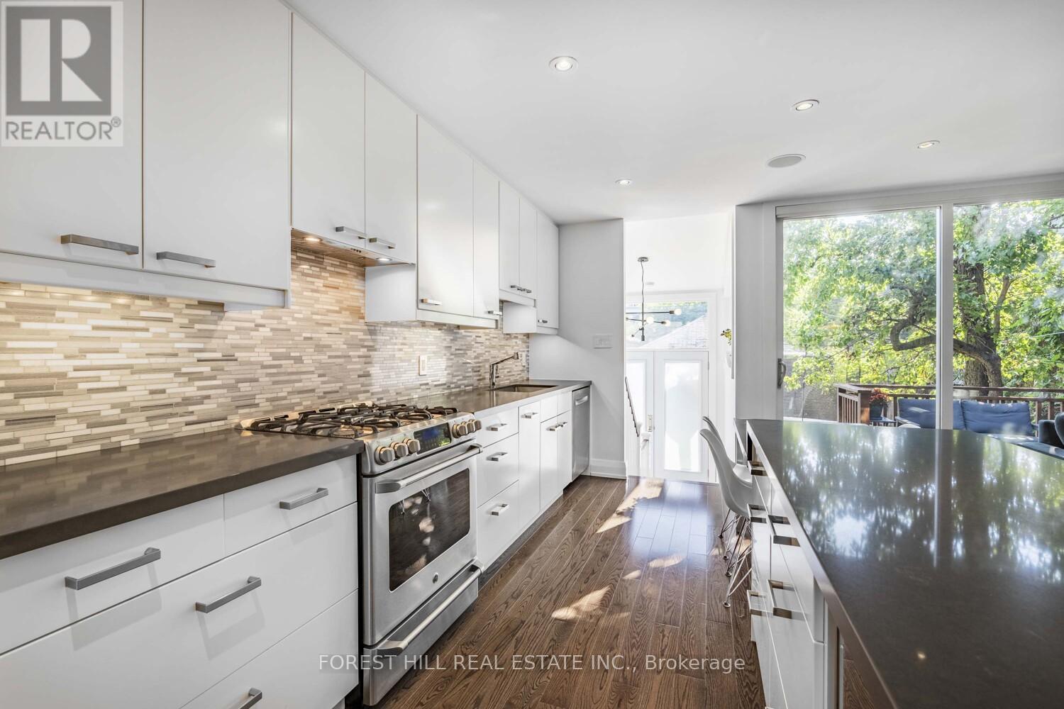 183 Wychwood Avenue, Toronto (Humewood-Cedarvale), Ontario  M6C 2T4 - Photo 7 - C12908936