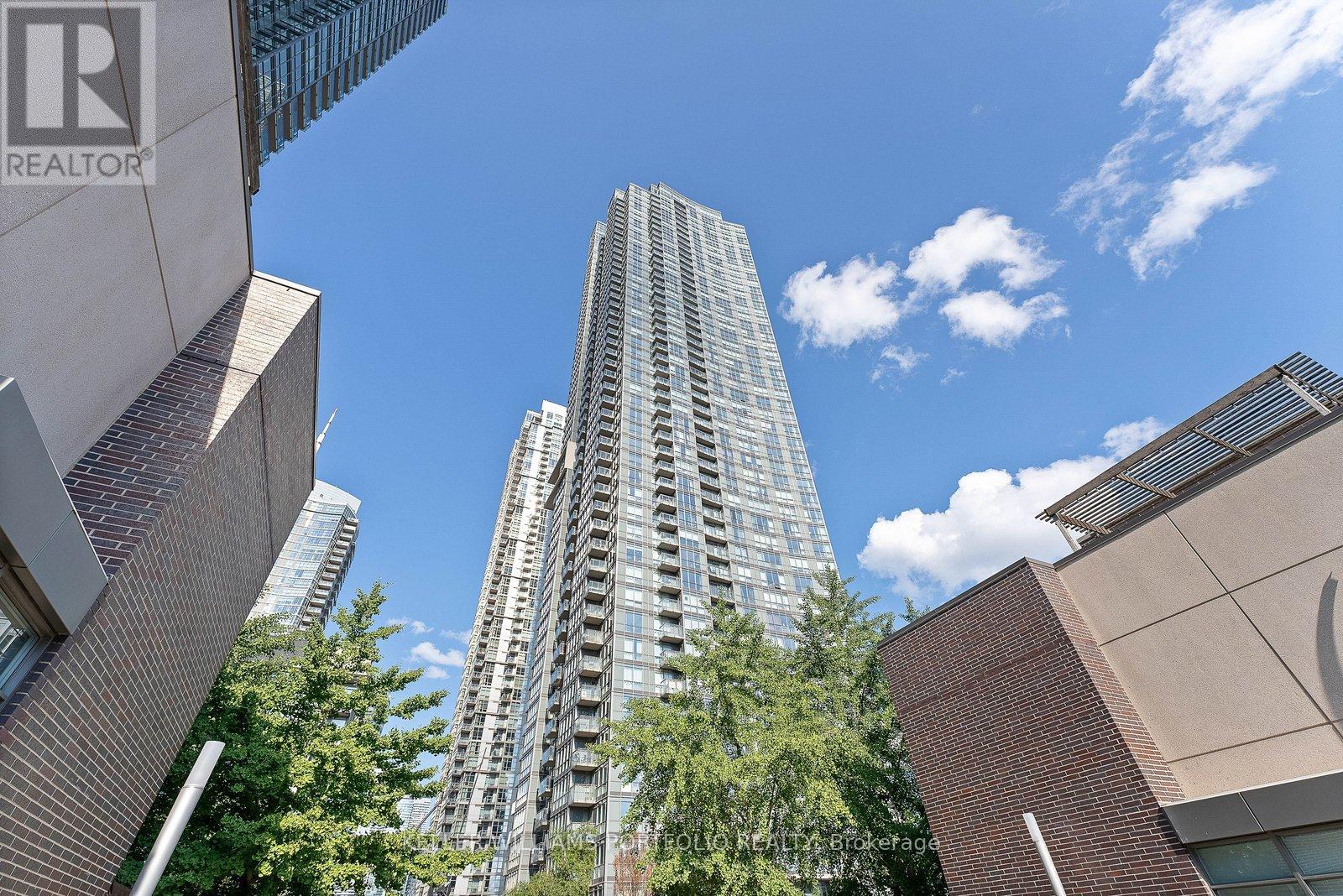 3711 - 11 BRUNEL COURT, Toronto, Ontario