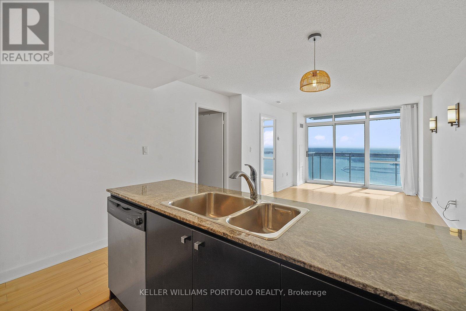 3711 - 11 Brunel Court, Toronto (Waterfront Communities), Ontario  M5V 3Y3 - Photo 10 - C12908970