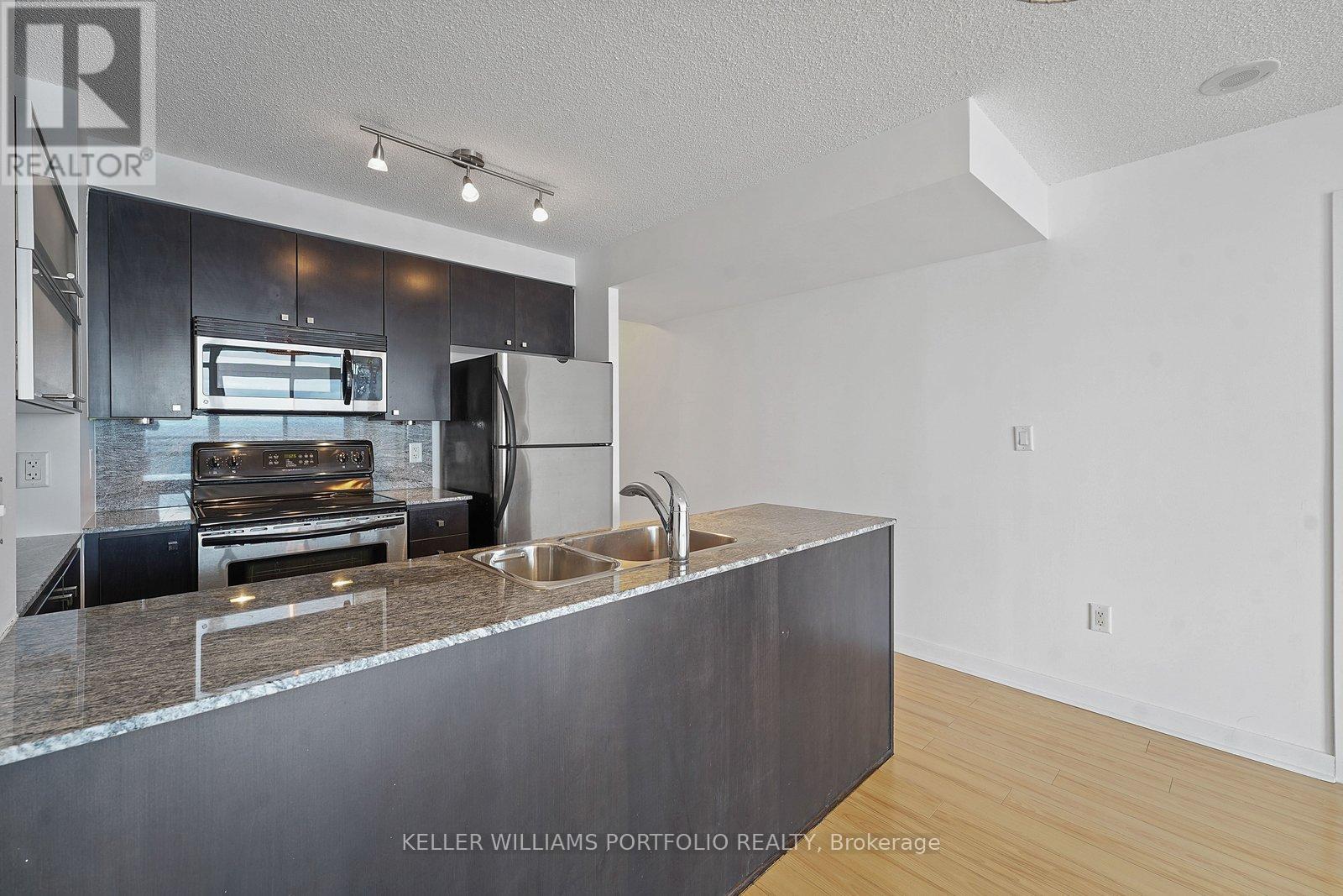 3711 - 11 Brunel Court, Toronto (Waterfront Communities), Ontario  M5V 3Y3 - Photo 13 - C12908970