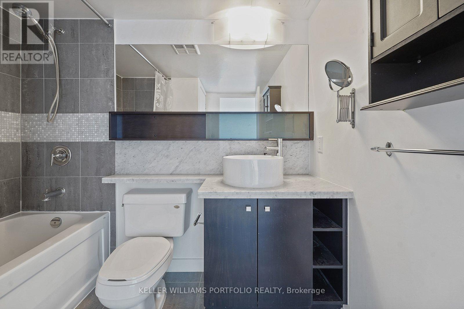 3711 - 11 Brunel Court, Toronto (Waterfront Communities), Ontario  M5V 3Y3 - Photo 21 - C12908970