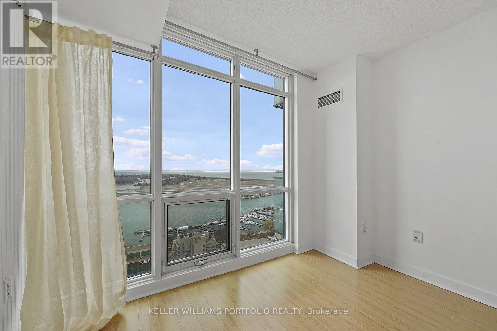 3711 - 11 Brunel Court, Toronto (Waterfront Communities), Ontario  M5V 3Y3 - Photo 25 - C12908970