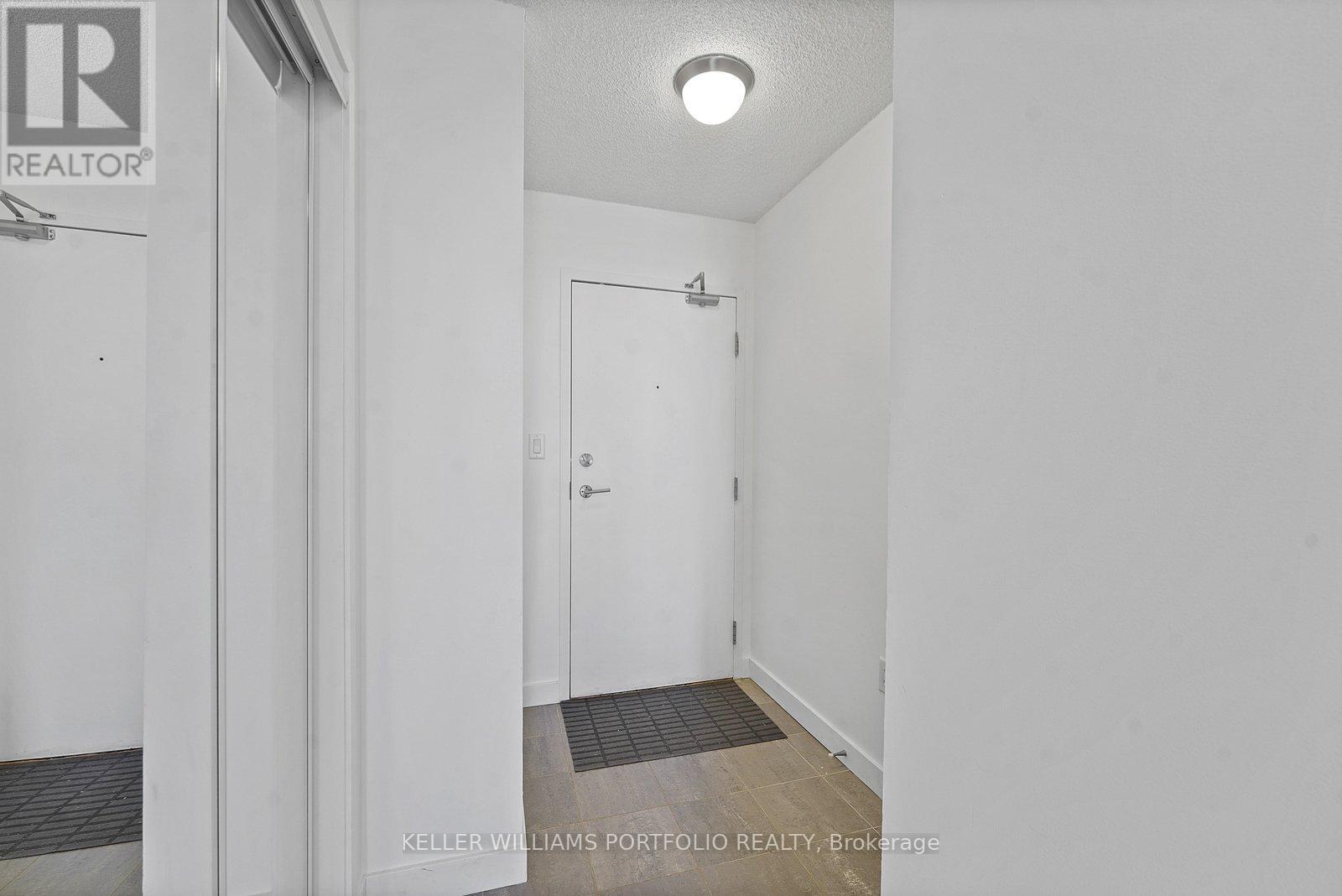 3711 - 11 Brunel Court, Toronto (Waterfront Communities), Ontario  M5V 3Y3 - Photo 3 - C12908970