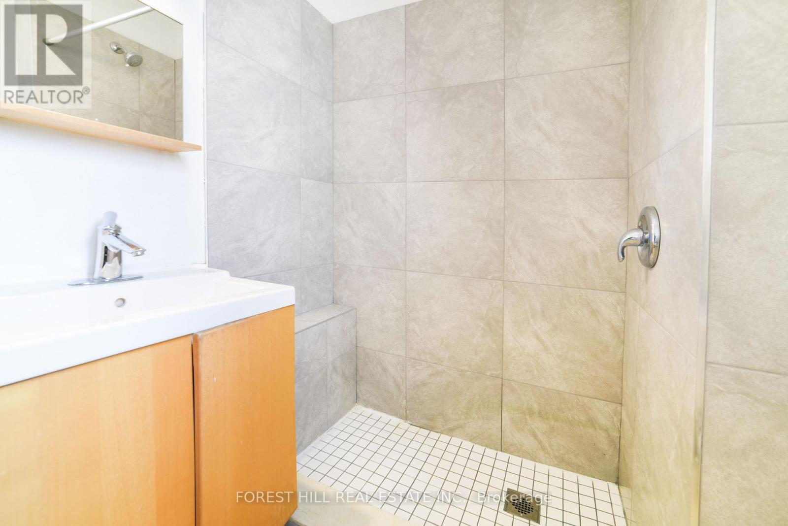 2ND FLOOR - 280 EGLINTON AVENUE W Toronto (Yonge-Eglinton), ON M4R 1B2