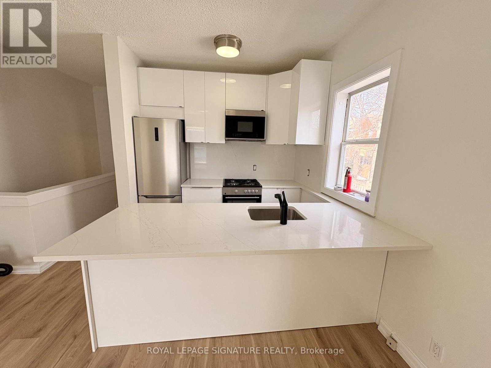 2nd Floor - 62 Allen Avenue, Toronto, Ontario  M4M 1T4 - Photo 10 - E12909000