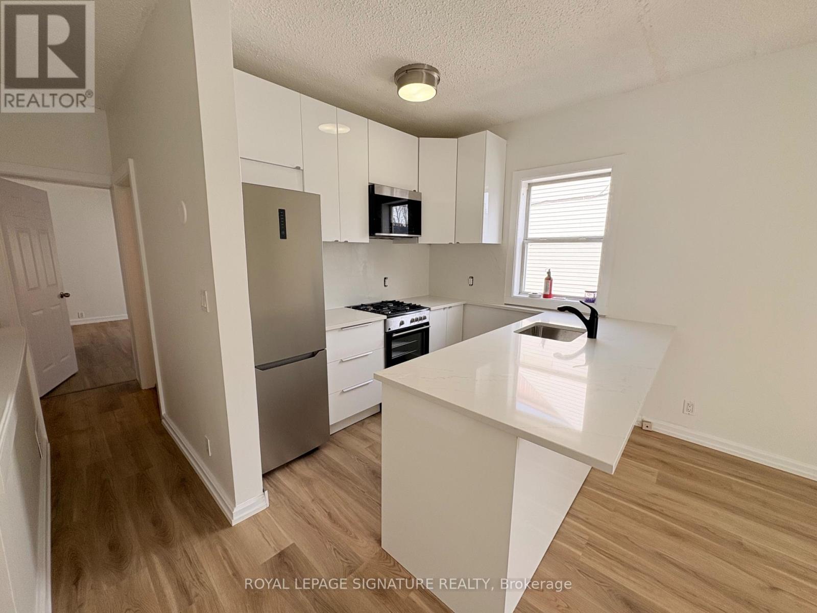 2nd Floor - 62 Allen Avenue, Toronto, Ontario  M4M 1T4 - Photo 9 - E12909000