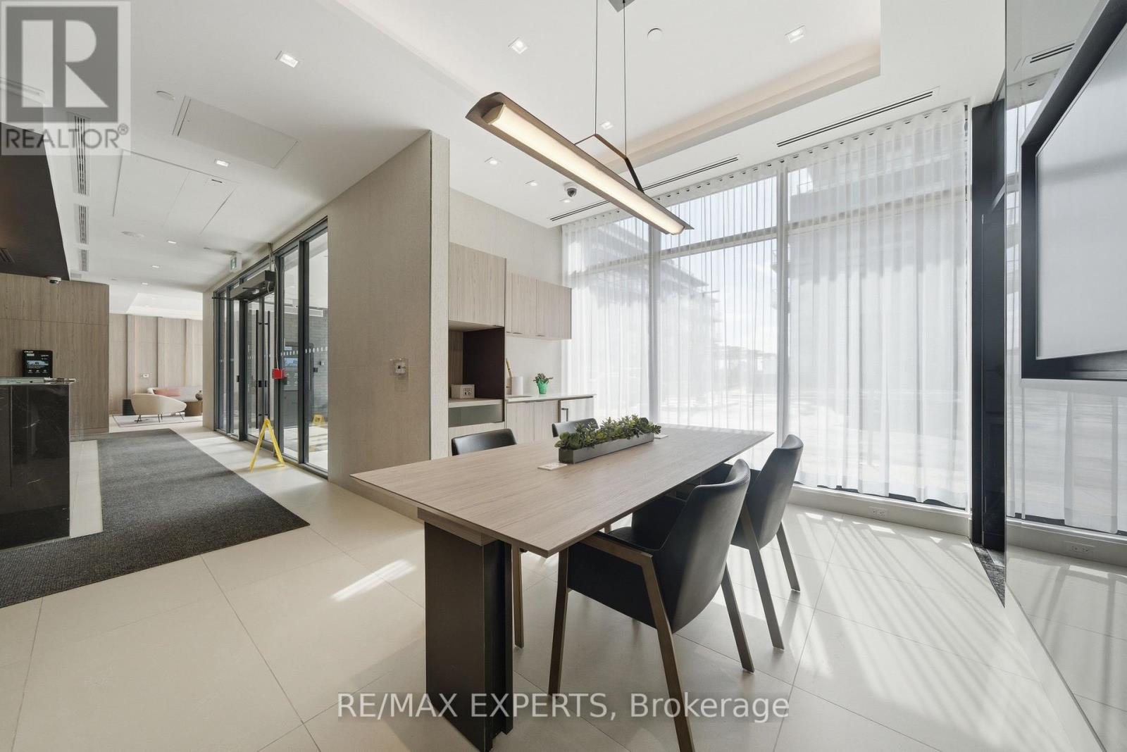 334 - 1614 Charles Street, Whitby, Ontario  L1N 1B9 - Photo 4 - E12909020