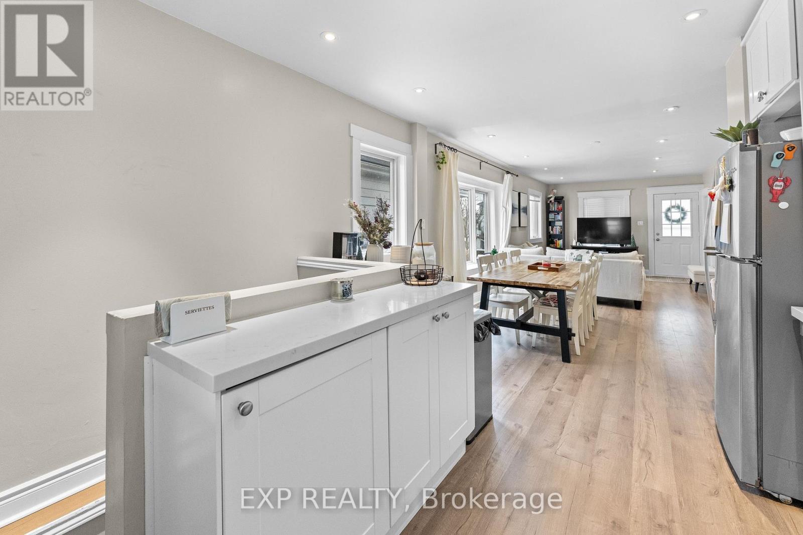 198 Geneva Street, St. Catharines (Downtown), Ontario  L2R 4P6 - Photo 11 - X12908908