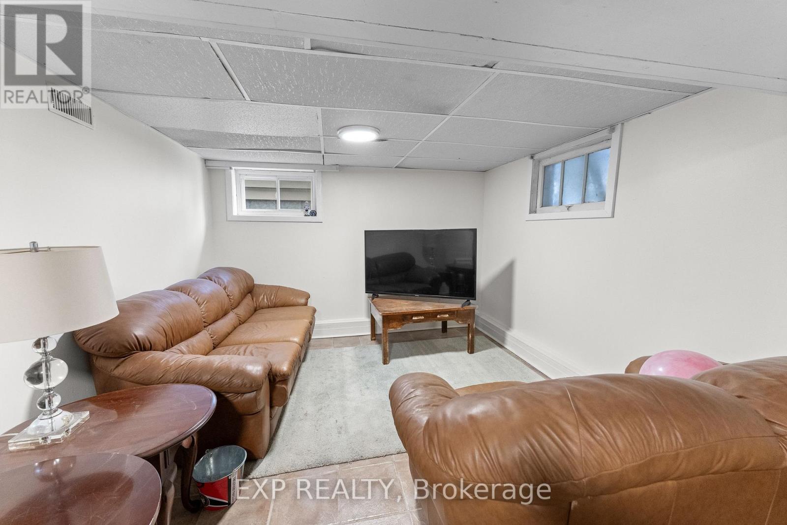 198 Geneva Street, St. Catharines (Downtown), Ontario  L2R 4P6 - Photo 19 - X12908908